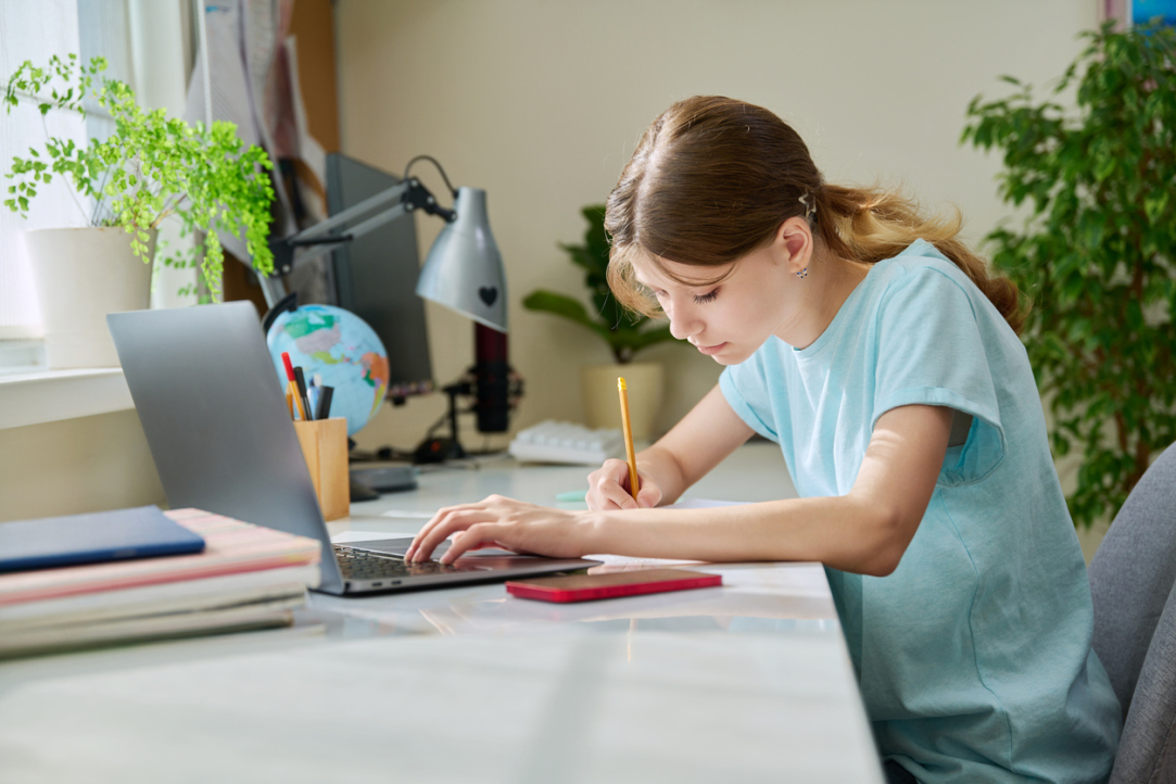 Spelling Sensitivity in Russian Speakers Develops by Early Adolescence Illustration for news: Spelling Sensitivity in Russian Speakers Develops by Early Adolescence