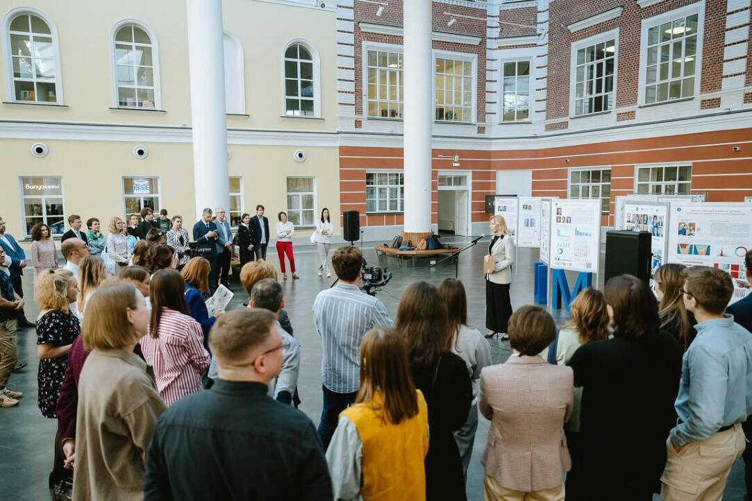 Консорциум как фундамент для науки: в НИУ ВШЭ прошла выставка проектов НЦМУ Иллюстрация к новости: Консорциум как фундамент для науки: в НИУ ВШЭ прошла выставка проектов НЦМУ