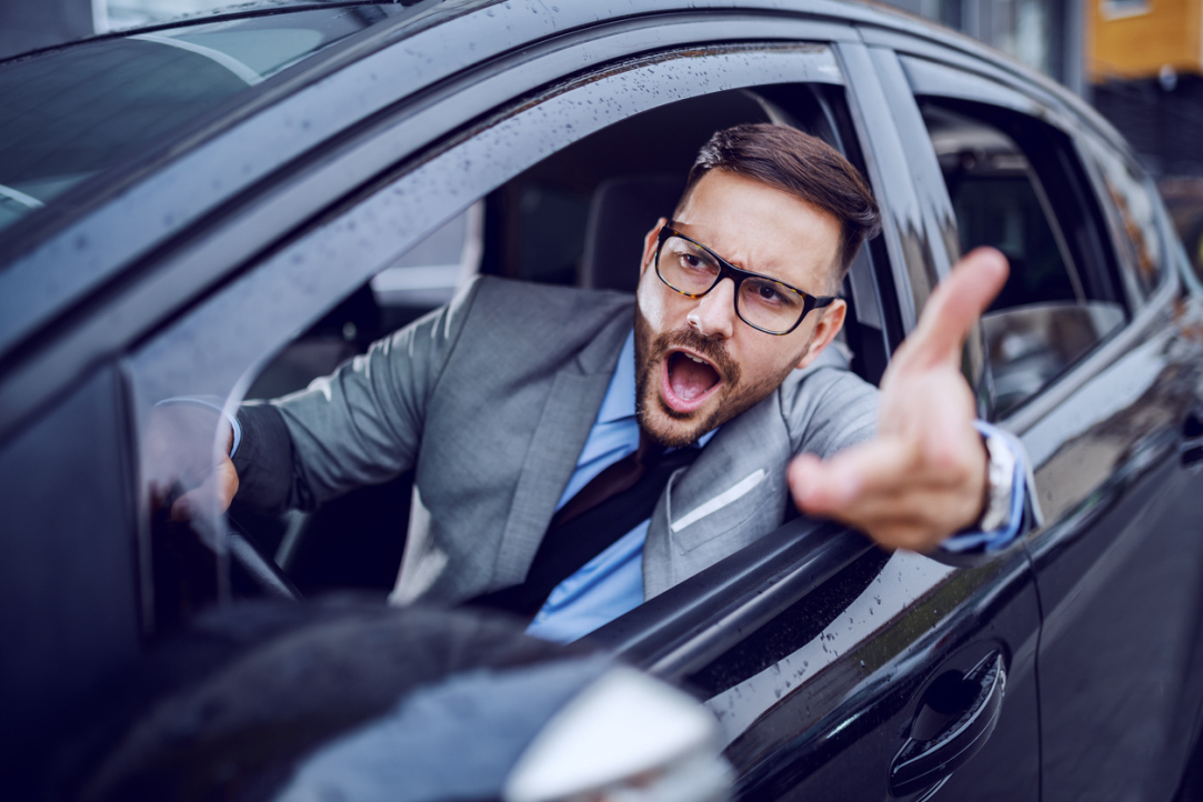 Men Behind the Wheel: Three Times More Violations and Accidents than Women Illustration for news: Men Behind the Wheel: Three Times More Violations and Accidents than Women